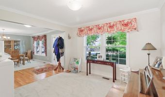 305 BUCKINGHAM Dr, Algonquin, IL 60102