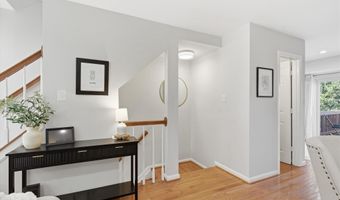 6006 KEBLE Dr, Alexandria, VA 22315