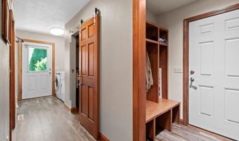 1900 E ORCHARD BLOSSOM Dr, Appleton, WI 54915