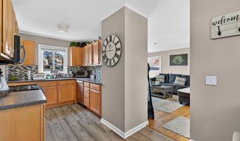 5 Robin Ln, Clinton, CT 06413