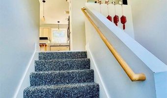 40 Ellis Ct, Bangor, ME 04401