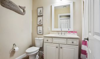 206 Copper Square Dr 206, Bethel, CT 06801