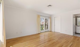 15 Hammersmith Rd 30A, Newport, RI 02840