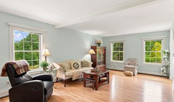 40 Lakewood Dr, Alton, NH 03810