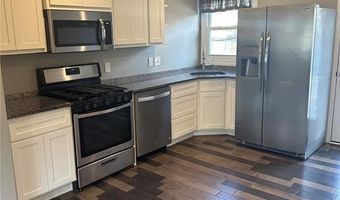 204 Hillsdale Dr, Ballwin, MO 63011