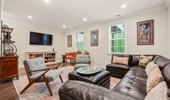 81 Brentwood Cir 81, Danbury, CT 06810