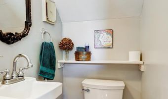 222 MILLER Rd, Akron, PA 17501
