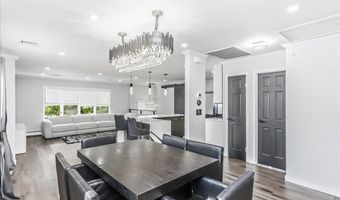 16 Netz Pl, Albertson, NY 11507