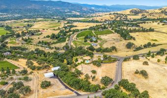 500 Pompadour Dr, Ashland, OR 97520