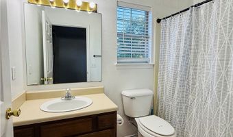10 Holly Dr B, Bentonville, AR 72712