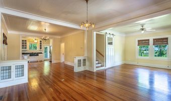 15 8th St, Apalachicola, FL 32320