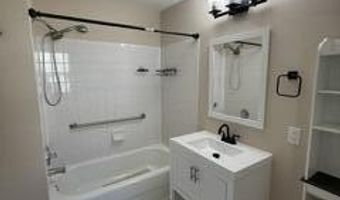 402 Wedgewood Cir, Belford, NJ 07718