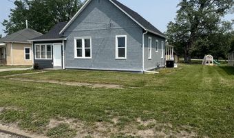 808 S Clinton St, Albia, IA 52531