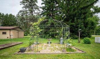 9404 River Rd, Algonac, MI 48001
