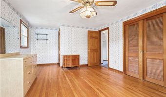 32 Loveland Ln, Bristol, CT 06010