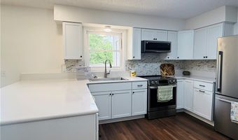 4 Chandler Ln, Bella Vista, AR 72715