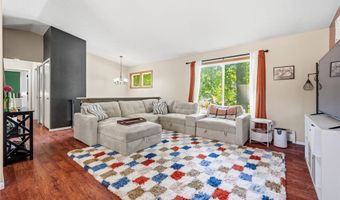 825 Valley Dr, Amherst, OH 44001