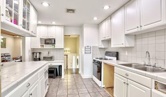 14 Montclair Ave, Airmont, NY 10952
