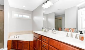 1007 Pembrooke Dr, Bardstown, KY 40004