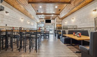 108 W 1st, Dyersville, IA 52040