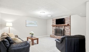 757 N Hanover St, Auburn, KS 66402