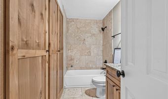 702 9th St, Barling, AR 72923