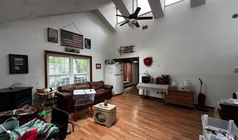 6 Davis Dr, Barnstead, NH 03225