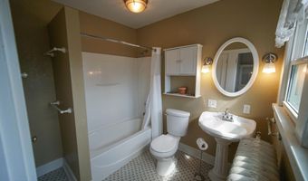 1004 2nd Ave, Ackley, IA 50601