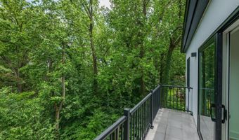2321 N RICHMOND St, Arlington, VA 22207