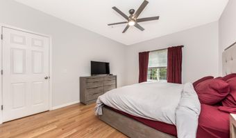 241 W Oakbrook Dr, Ann Arbor, MI 48103