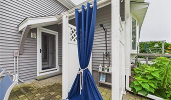 24 E Shore Rd, Narragansett, RI 02882