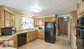 3800 Mountain View Dr SE 33, Albany, OR 97322