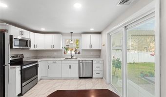 103 Everglade Ave, Warwick, RI 02886
