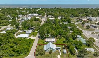 120 11th St, Apalachicola, FL 32320