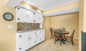 305 Hedgewood Dr, Akron, OH 44319