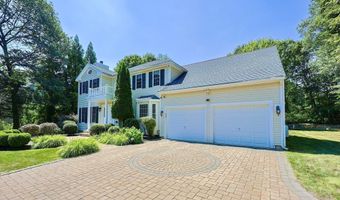 8 Pilgrim Rd, Ashland, MA 01721