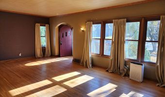 908 E 9th St, Atlantic, IA 50022