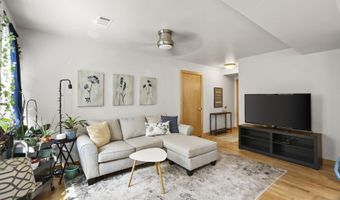 111 N Hamilton St 202, Madison, WI 53703