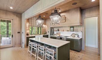 37 Holly Ln, Alexander City, AL 35010