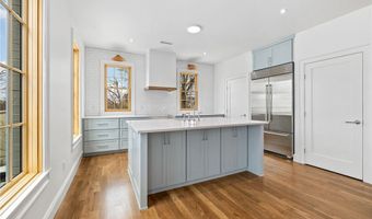 349 SE 4th St, Bentonville, AR 72712