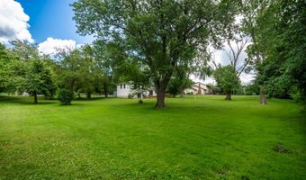 40581 N Sunset Dr, Antioch, IL 60002