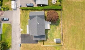 24 Perry Ave, Middletown, RI 02842