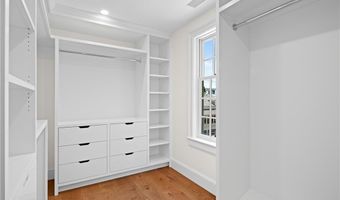75 Bridge St, Newport, RI 02840