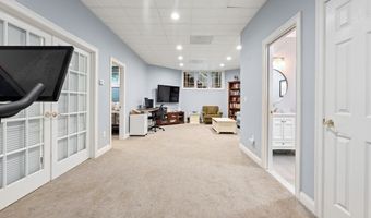 32 Bobby Jones Dr 32, Andover, MA 01810