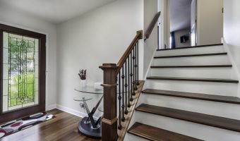 1631 S Surrey Ridge Dr, Arlington Heights, IL 60005
