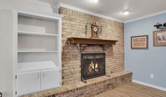 605 Comanche Trl, Altus, OK 73521