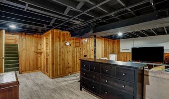 7658 General Meade Ln, Affton, MO 63123