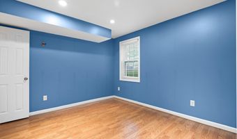 10 PINTO Ct, Rockville, MD 20850