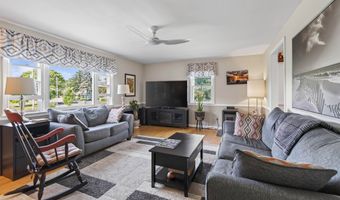 16 Driscoll Rd, Branford, CT 06405