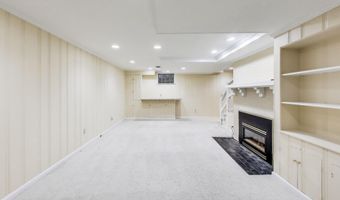 9326 W PARKHILL Dr W, Bethesda, MD 20814